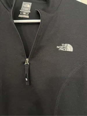 The North Face Women’s Black Quarter-Zip Pullover thumbnail 3