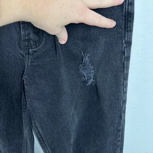 Abercrombie & Fitch Size 26 90s Straight Ultra High Rise Distressed Black Jeans thumbnail 5