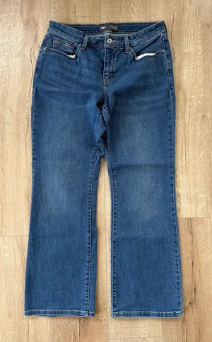 Levi’s 512 Perfectly Shaping Bootcut Jeans Medium Wash Stretch Denim thumbnail 1