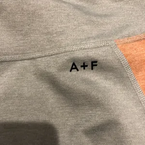 Abercrombie and fitch athletic leggings - size medium thumbnail 2