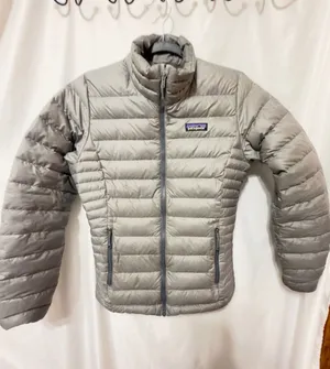 Patagonia Women’s Nano Puff Jacket - size XS thumbnail 1