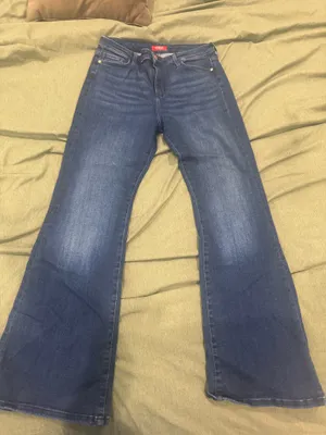 Guess dark wash bootcut jeans in a 31 thumbnail 1