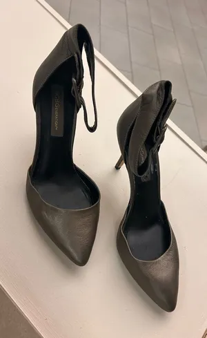 BCBGeneration Metallic Dark Gray Pointed-Toe Ankle-Strap Heels 10 M thumbnail 1