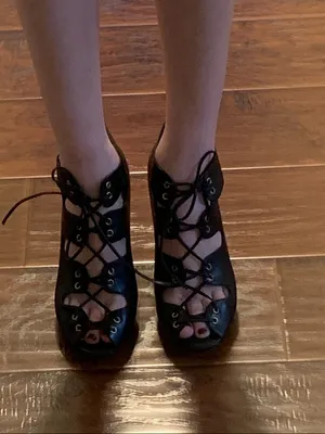Black Lace thumbnail 3