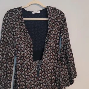 WYLDR Revolve Brand Geometric Long Sleeve V Neck‎ Romper Playsuit Extra Small thumbnail 6