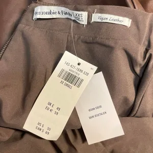 NEW Abercrombie & Fitch Brown Faux Leather Vegan Slit Pencil Mini Skirt Size XS thumbnail 4