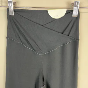 Aerie Offline Real Me Super Flare Crossover Hi-Rise Leggings Womens‎ Small Black thumbnail 8