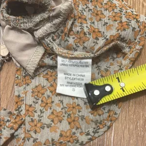 Illa Illa Small Tan & Orange Ditsy Floral Print Chiffon Tank Top Cutouts Strappy thumbnail 6