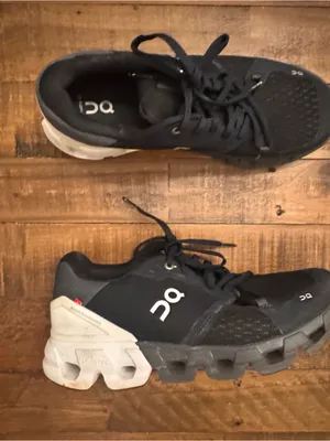 ON RUNNING Cloudflyer 5 Running Shoe‎ Black Size 9 thumbnail 3