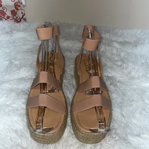 Lulus Wedged Sandals Sz 8.5 Pale Pink with braided Wedge thumbnail 2