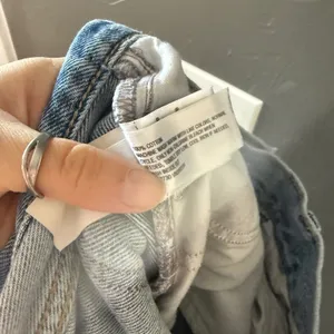 Universal Thread 90s Baggy Distressed‎ High Rise Jeans Light Wash Blue Size 4 thumbnail 9