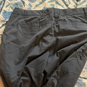 REI Black womans capri pants‎ 6 thumbnail 7