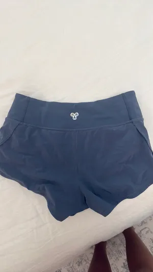 Aritzia Active Shorts Size 2 thumbnail 2