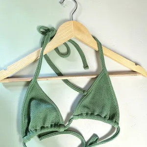 PrettyLittleThing Green Swimsuit Crin thumbnail 4
