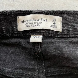 Abercrombie & Fitch Ankle Straight Ultra‎ High Rise Curve Love Jeans 27/4 Black thumbnail 4