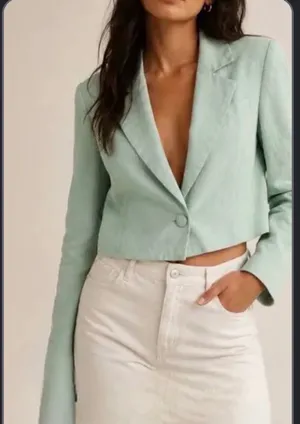 Abercrombie Cropped Linen Blazer thumbnail 2
