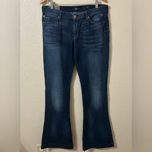 NWT 7 For All Mankind Jiselle in Dark Blue Flare Jeans - Size 32 thumbnail 2