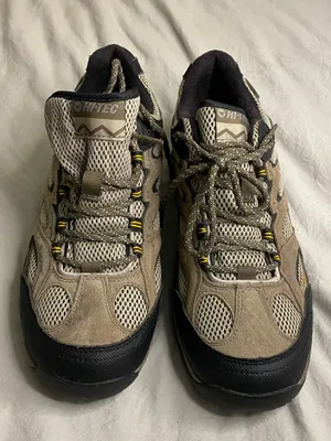 Hi-Tec hiking shoes in US 11M. Leather and man-made upper with mesh panels. #hiking #outdoor thumbnail 2