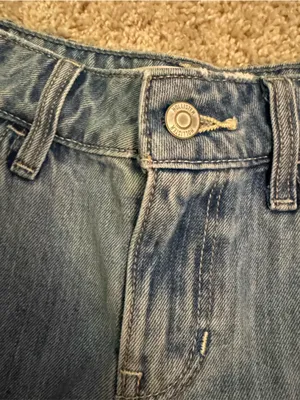 Hollister Classic Blue Denim Women's Shorts - Casual Cutoff Style thumbnail 5