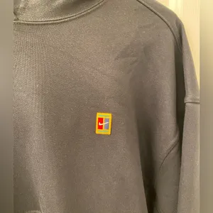 Nike hoodie size medium thumbnail 3