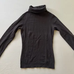 AQUA Cashmere Turtleneck Sweater thumbnail 7