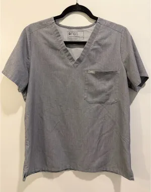 FIGS Catarina One Pocket Scrub Top Graphite Grey PO 2974 thumbnail 6