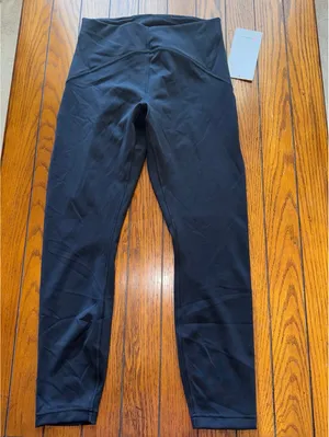 Lululemon Instill High Rise 25” Black Size 8 NWT thumbnail 3