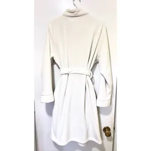 Lord & Taylor White Plush Luxury Robe Size S/M thumbnail 3