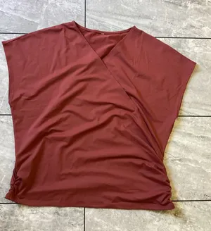 Halara NWOT Short Sleeve V-Neck Ruched Faux Wrap Top Terracotta Red thumbnail 1
