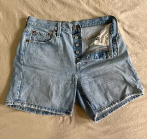 Levi’s Denim Shorts 501 thumbnail 1