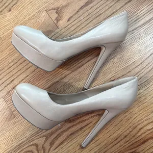 ALDO Women's Cream Pumps size 8/39 thumbnail 5