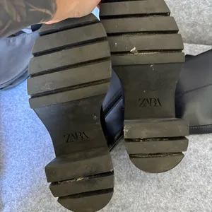 Zara Knee high Boots with a chunky heel and lug soles black size 36 thumbnail 7