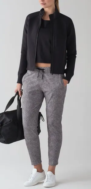 Lululemon On The Fly PantSea Spray Alpine White‎ Dark Chrome Size 8 Jogger thumbnail 1