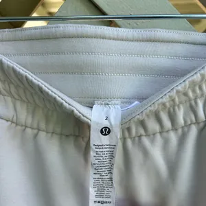 Lululemon Softstreme High-Rise Short 4" thumbnail 8