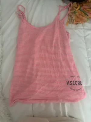 Victoria's Secret Top PINK thumbnail 1