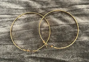 Elegant Gold Hoop Earrings thumbnail 1