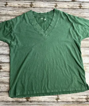 Aerie Oversized Women's Green V-Neck Cozy Tshirt size small thumbnail 1