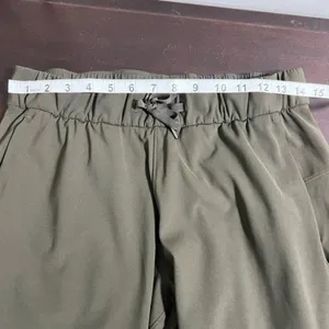 Lululemon On The Fly Crop 23 Dark Olive Luxtreme Travel Pants Size 6 thumbnail 7