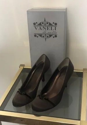 Vaneli womens brown bow kitten heel satin pump size 7.5 with box​ thumbnail 1
