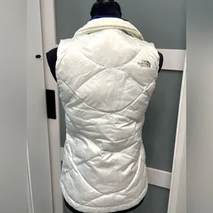 THE NORTH FACE PUFFER VEST 🌷🌷 thumbnail 3