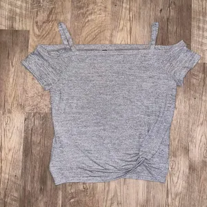 Off The Shoulder Top Size L thumbnail 1