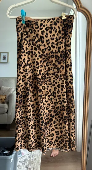 Le lis Cheetah Satin Maxi Skirt thumbnail 1
