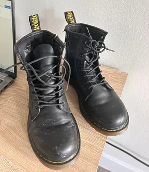 Dr. Martens Black thumbnail 2