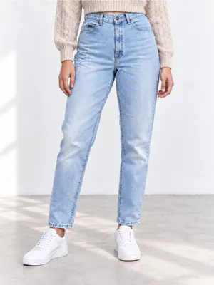 Vintage Lee Women’s High-Rise Mom Jeans Light Wash Tapered Leg 27x32 thumbnail 3