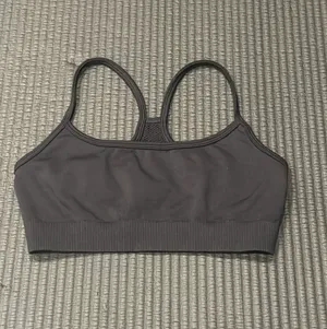Aritzia NWOT tna tnaction tnabody barre bra top gym black xs thumbnail 2