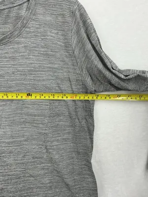 lululemon athletica Heathered Gray Long Sleeve Crewneck 740 thumbnail 3