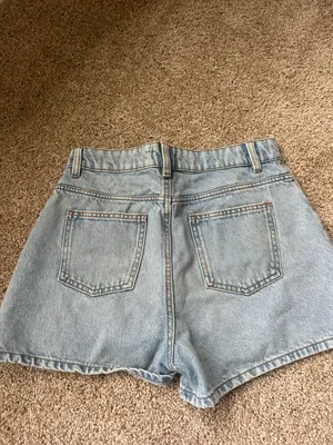 Jean Shorts Size 4 thumbnail 3