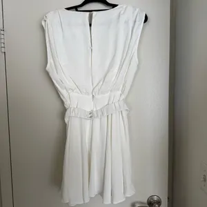 White flowy mini dress Size M thumbnail 6