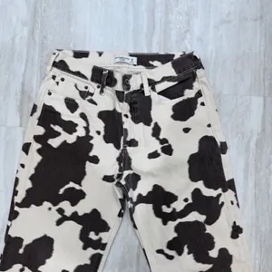 Abercrombie & Fitch The Baggy Low Rise Cow Print Jeans Black White 26 Short thumbnail 2