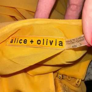 Alice + Olivia One Shoulder Dress Ruffle Party Cocktail Yellow Size S see photos thumbnail 4